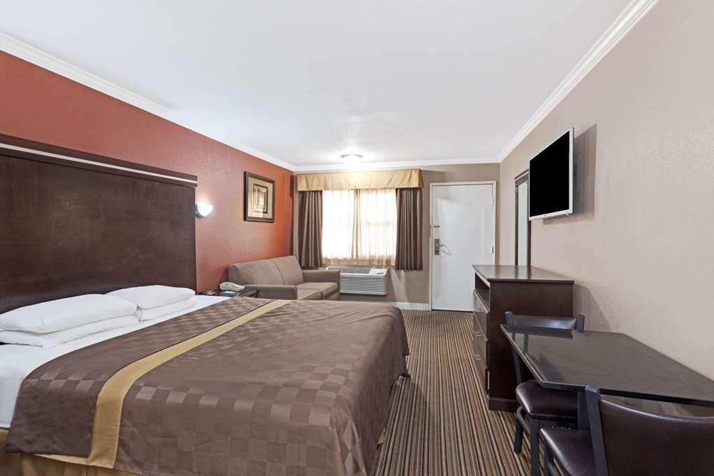 Hotel Travelodge By Wyndham Whittier